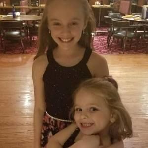 Meet your Posher, Emalie